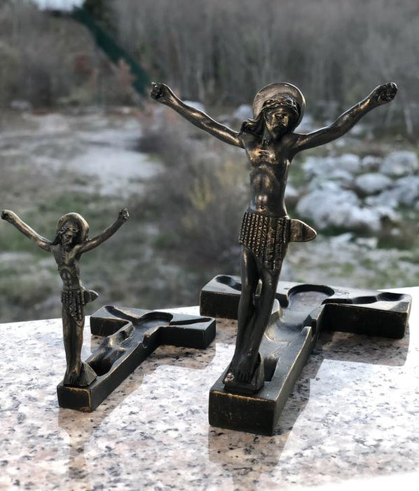 Medjugorje Risen Christ Statue - 9 inch